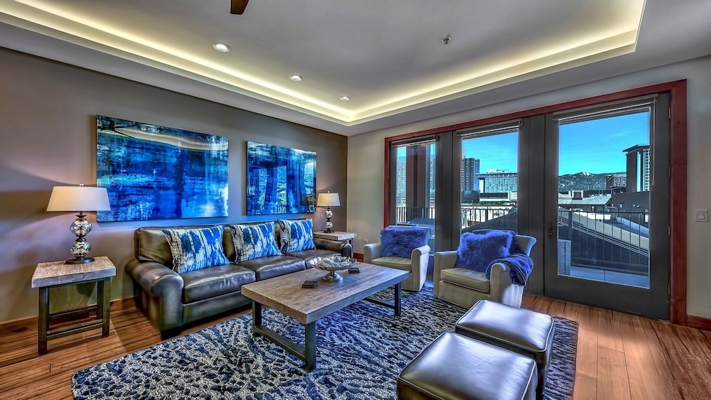 Condo, 3 Bedrooms