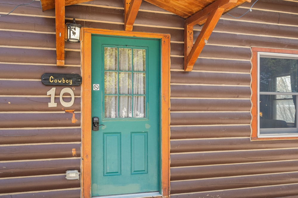 Cowboy Cabin #10 photo 2