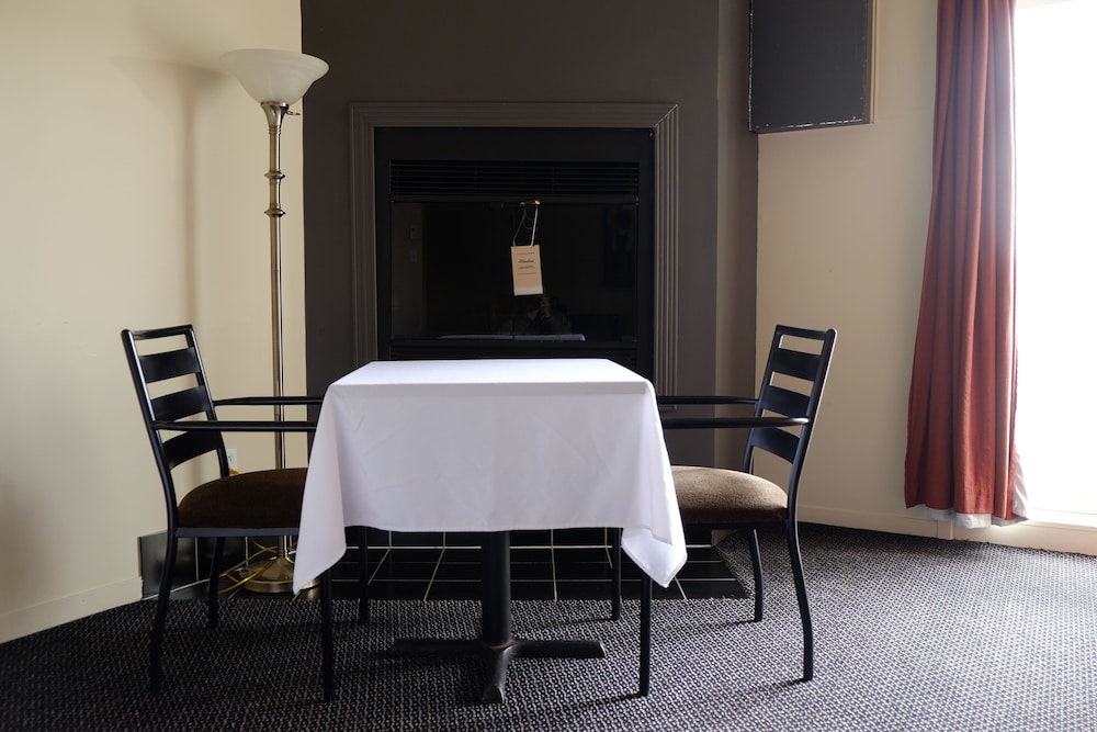 Superior Queen Room with Fireplace