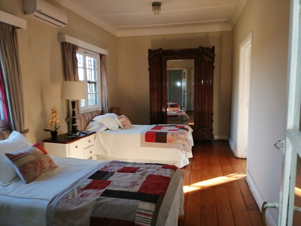Standard Twin Room, Multiple Beds photo 1