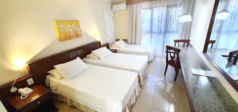 Standard Twin Room, 3 Twin Beds photo 1