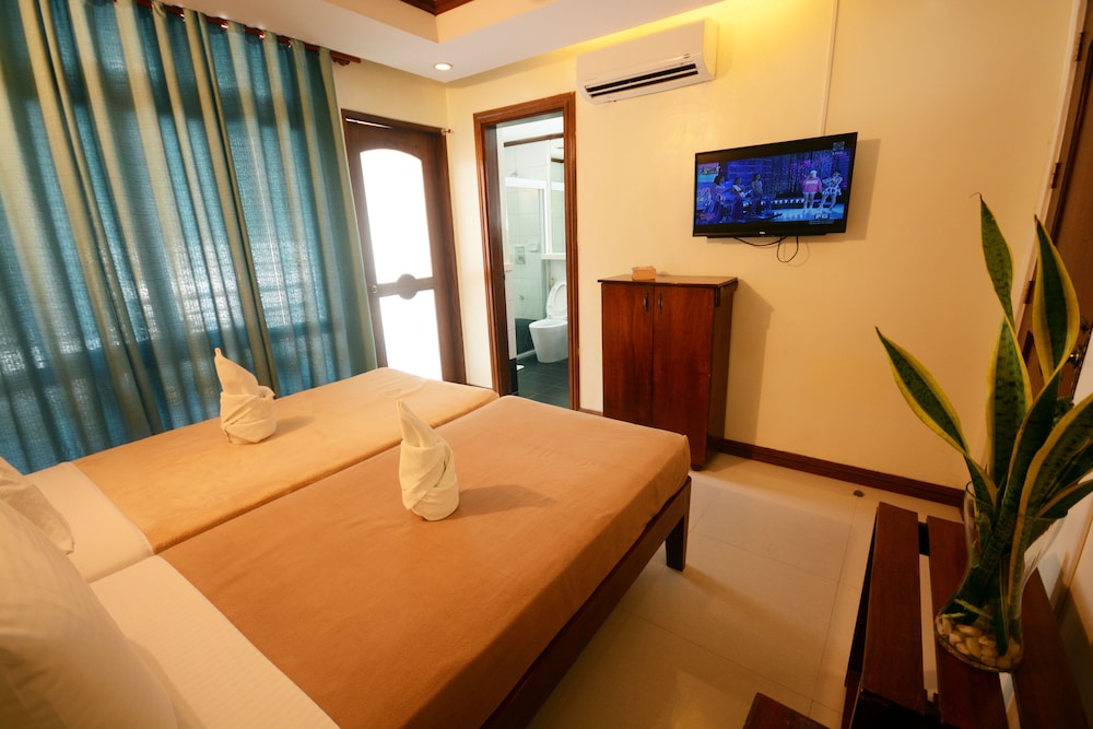 Deluxe Room, 2 Twin Beds - Photo 1