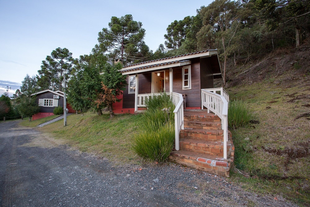 Superior Chalet, 1 Bedroom, Hot Tub, Garden View photo 3
