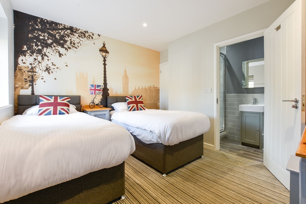 Twin Room, Ensuite (Shower Only)