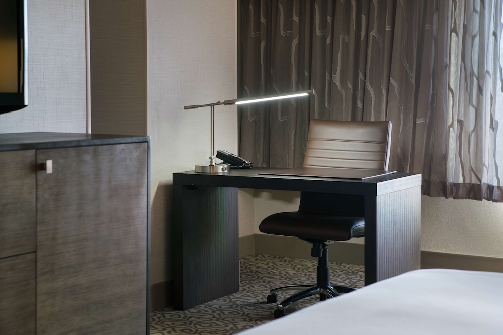 Two Room Suite - King Bed - Photo 2