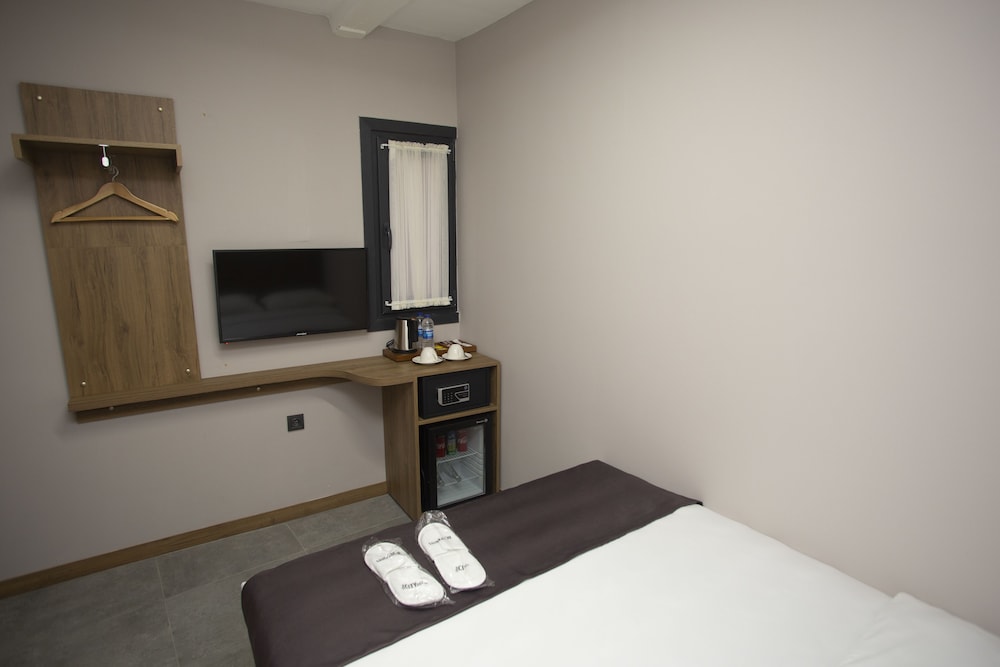 Economy Double Room photo 2