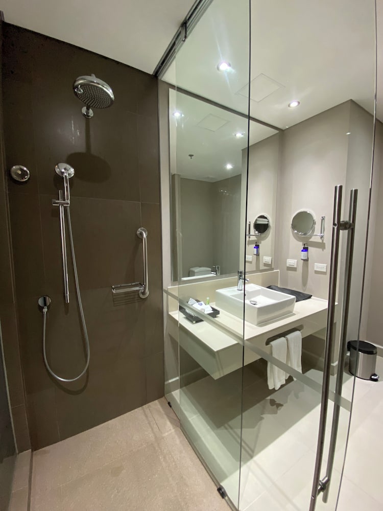 Room, 1 King Bed, Kitchenette - Photo 7
