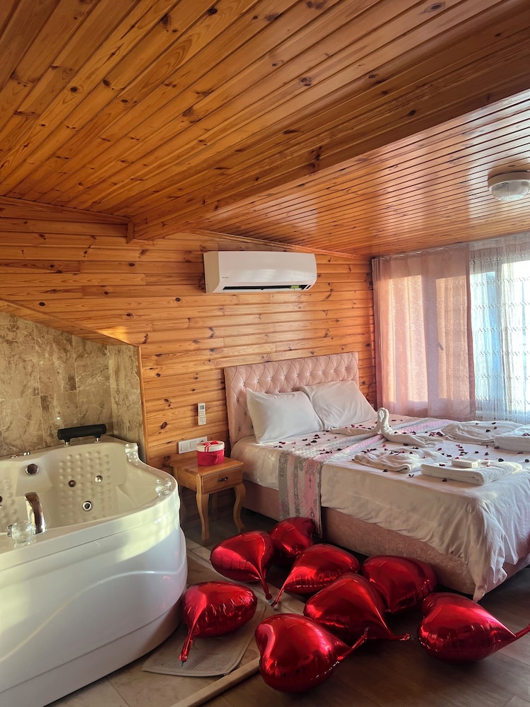 Suite Special Room With Jacuzzi And Fireplace photo 3