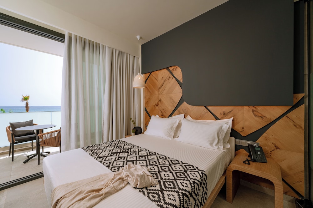 Deluxe Double Room, Sea View photo 2