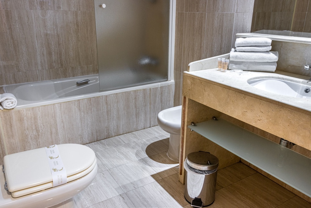 Superior Suite - Photo 4