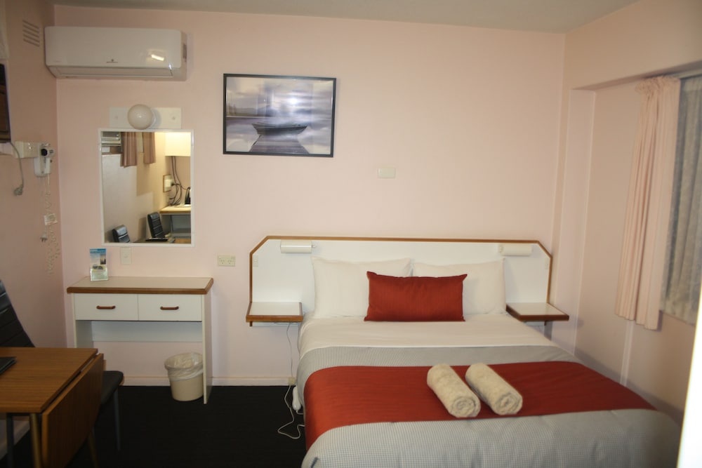 Standard Room, Non Smoking (Standard Double Room) photo 2