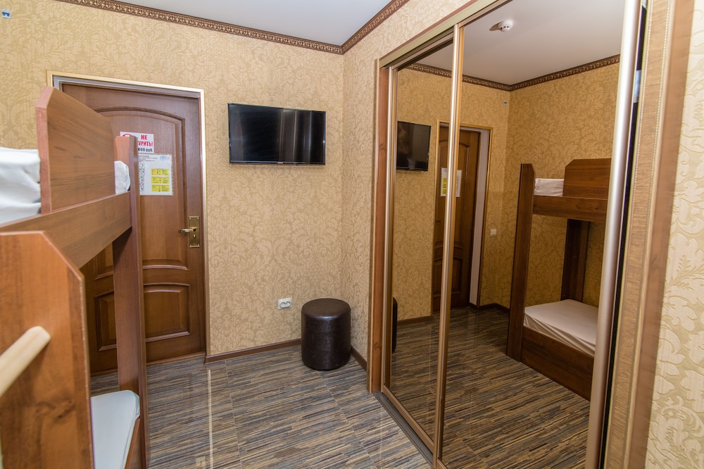 Family Quadruple Room photo 2