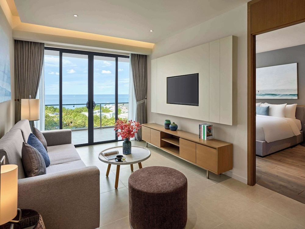 Superior Suite, Balcony (2 King Bed) - Photo 3