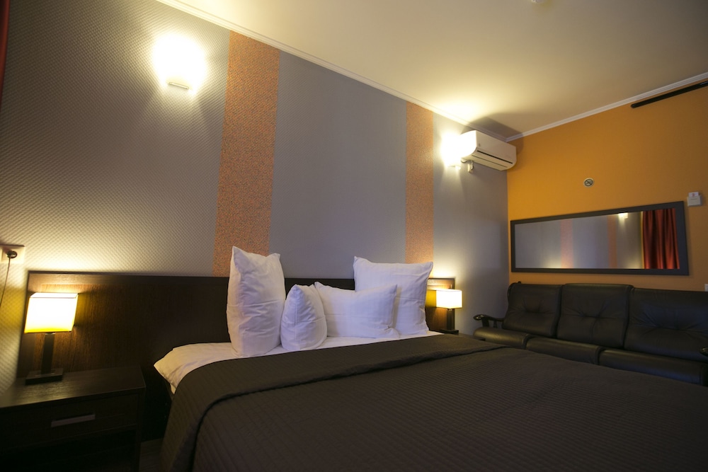 Junior Double Room, 1 King Bed, Balcony