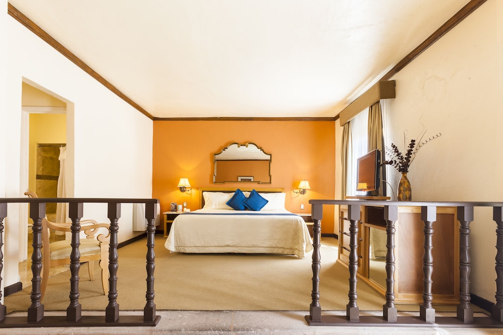 Executive Suite, 1 King Bed with Sofa bed