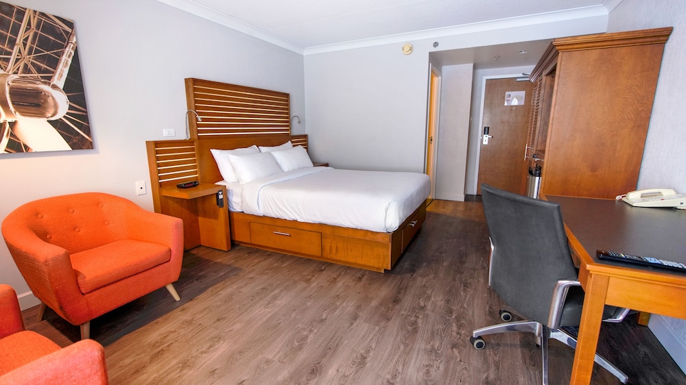 Classic Room, 1 Queen Bed, Balcony photo 3