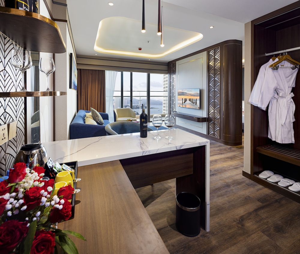 Executive Club Suite Sea View - Photo 2