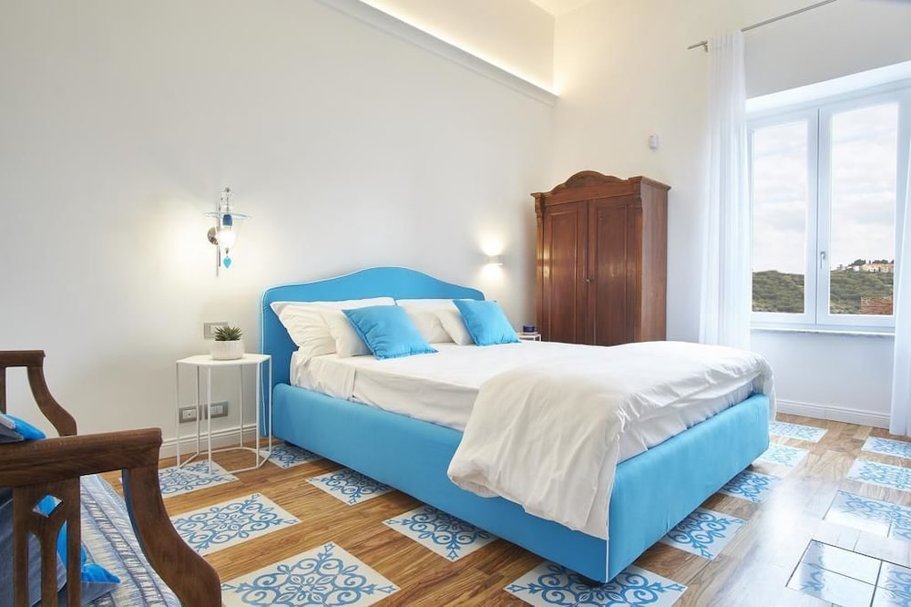 Deluxe Double Room, Terrace, Partial Sea View photo 1