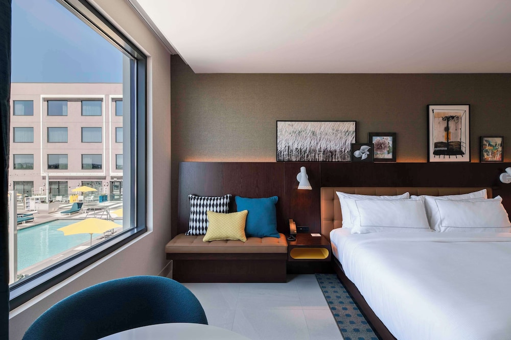 Suite, 1 Bedroom, Pool View - Photo 2