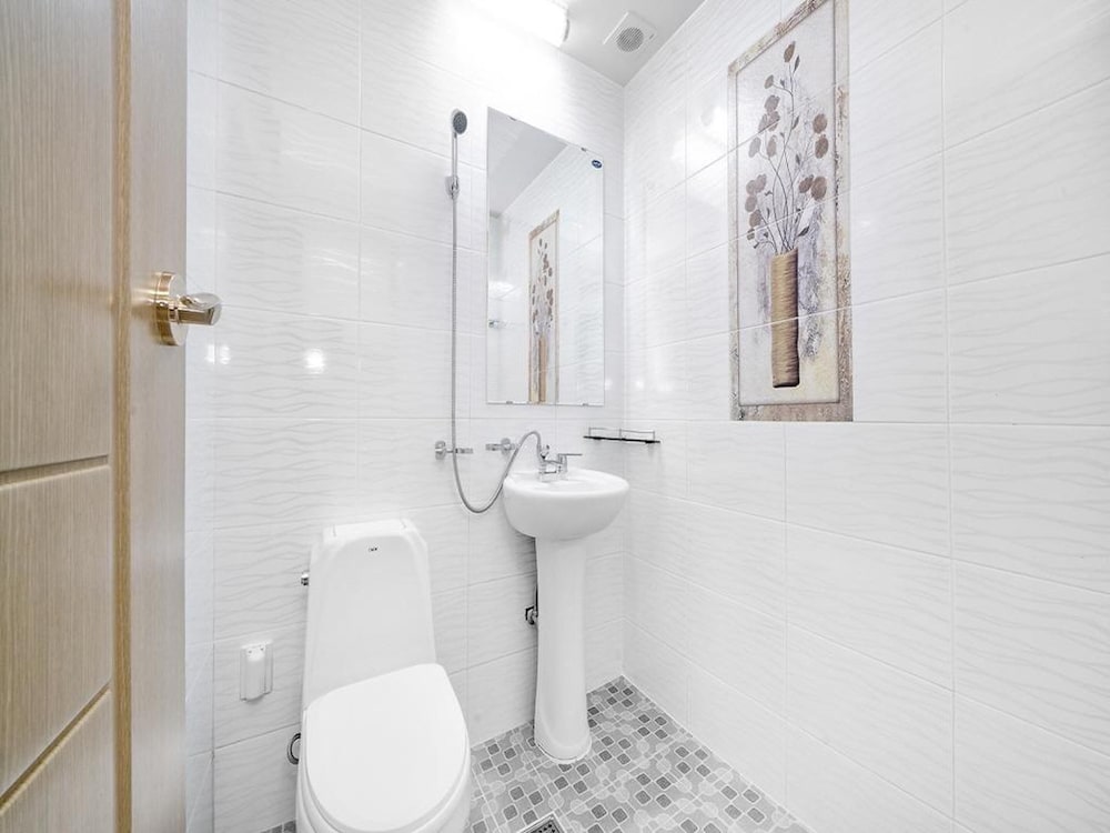 Basic Room, 1 Bedroom (sanho) - Photo 8