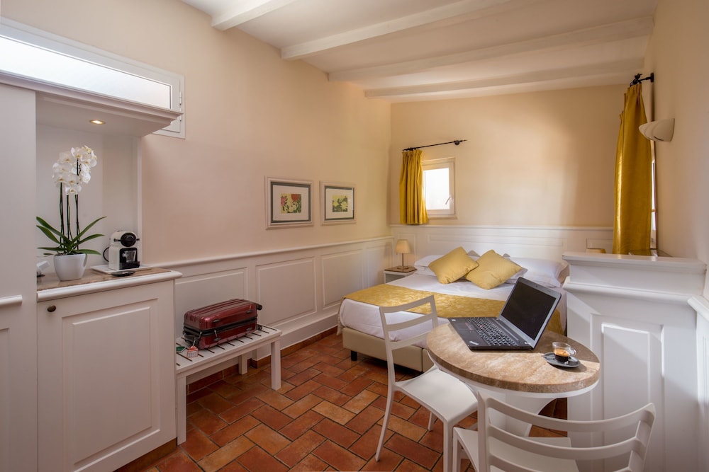 Romantic Double or Twin Room, Terrace photo 2