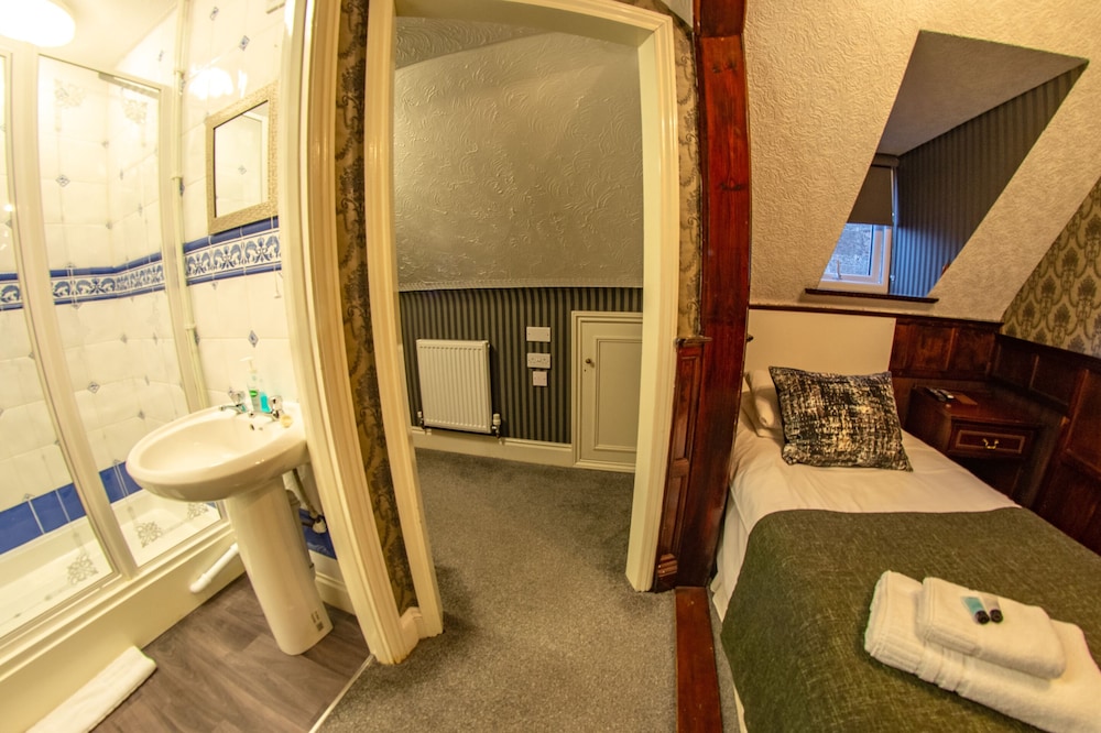 Basic Single Room, 1 Twin Bed photo 2