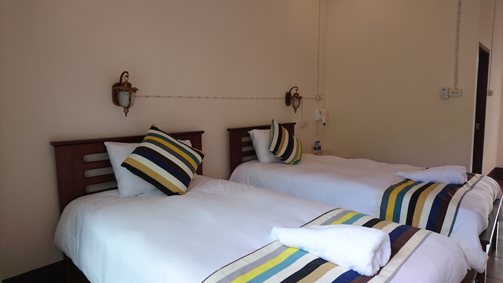 Standard Room (Building)