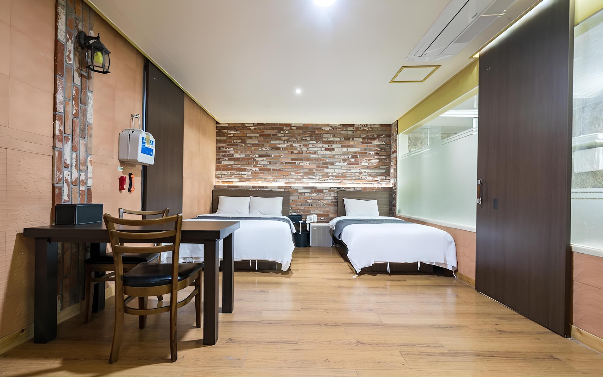 Room (Red Clay Room Special Room-Twin (Netf) - Photo 2