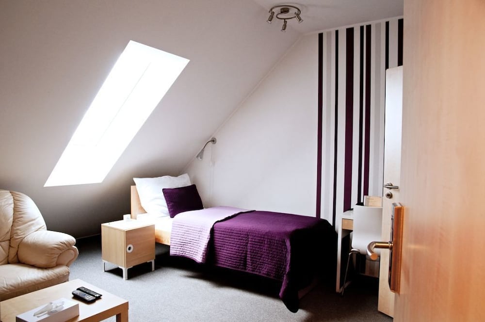 Basic Single Room photo 3