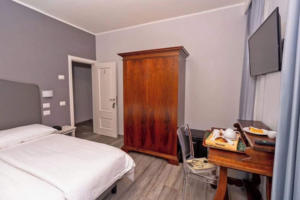 Standard Double Room photo 2