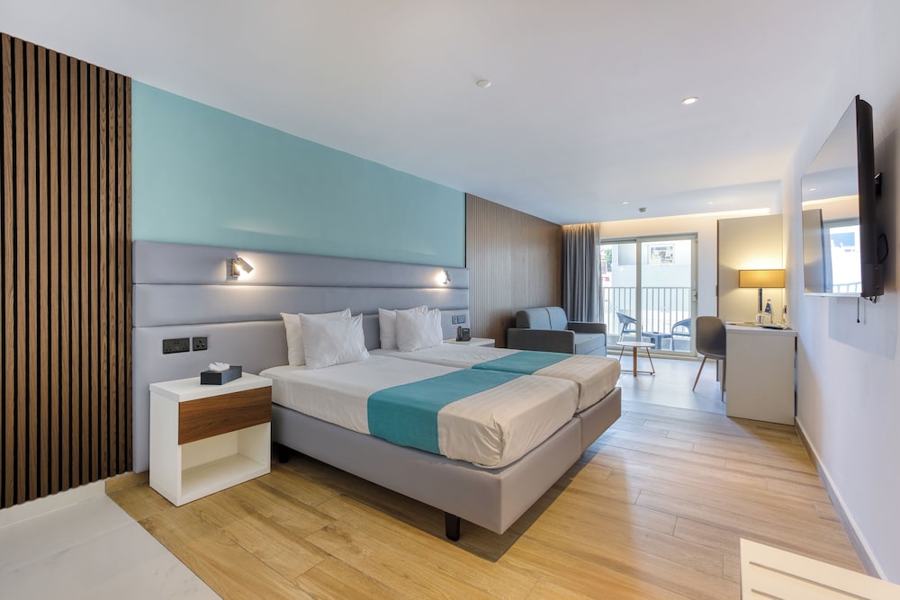 Superior Room - Photo 9