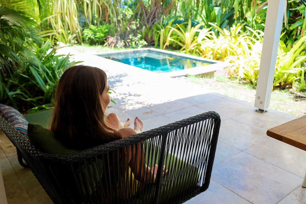 Junior Suite, Private Pool, Garden View photo 2