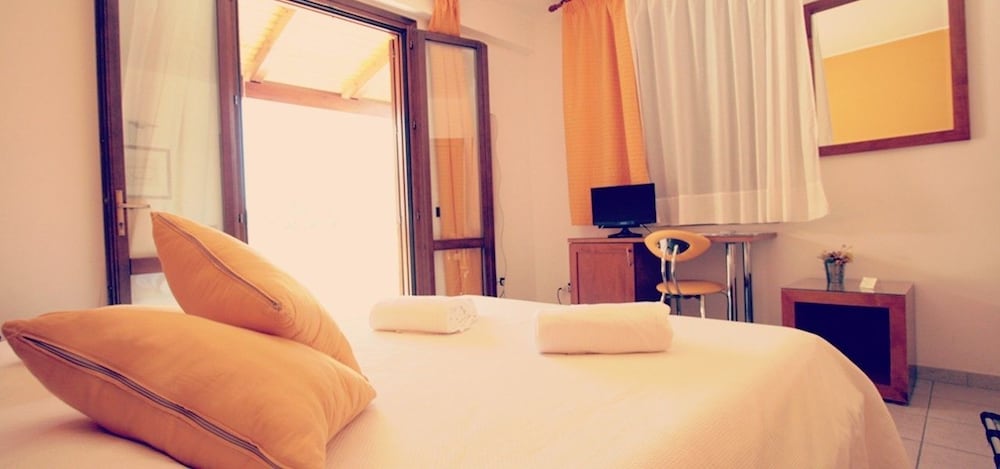 Standard Double Room, Ground Floor photo 3
