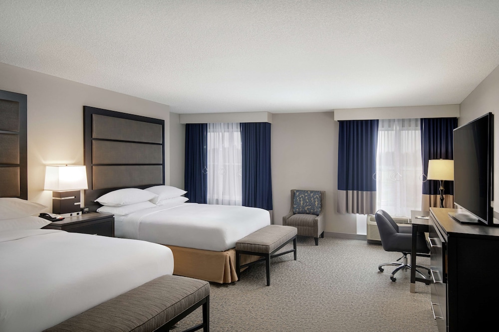 Room, 2 Queen Beds, Accessible (Roll-In Shower, Mobility & Hearing) photo 3