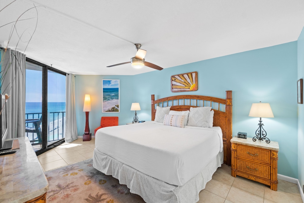 Condo, 2 Bedrooms, Ocean View (1108B)
