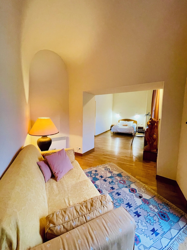 Family Apartment photo 2