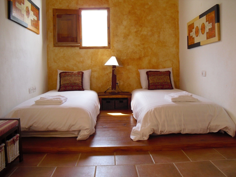 Villa photo 3