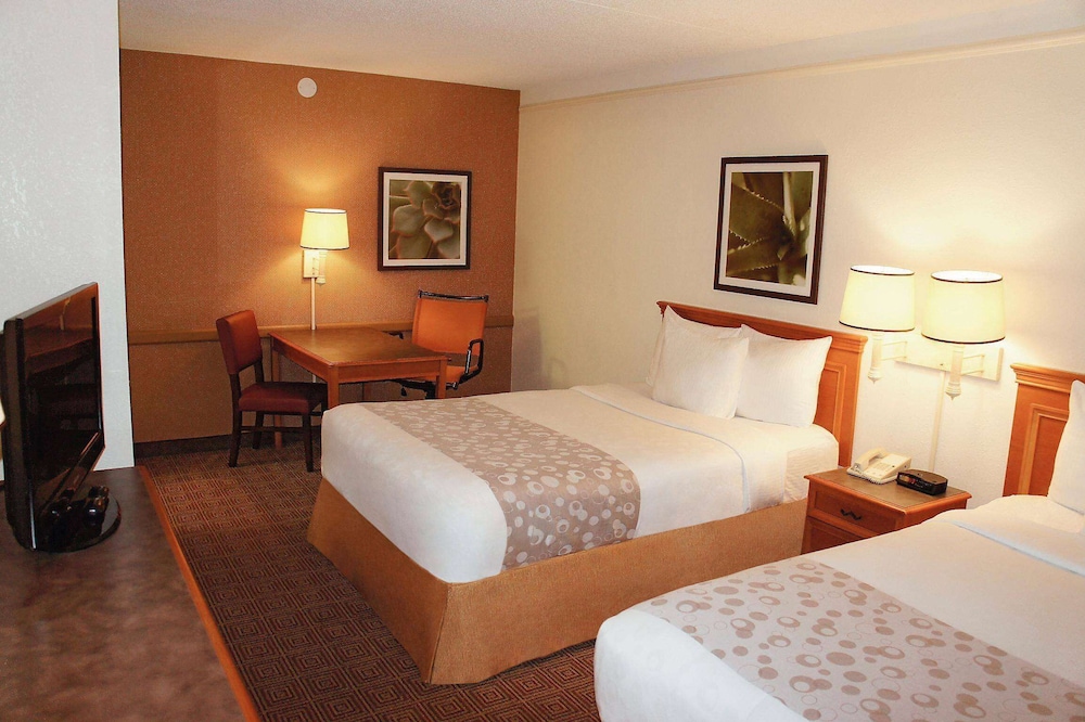 Room, 2 Double Beds photo 1