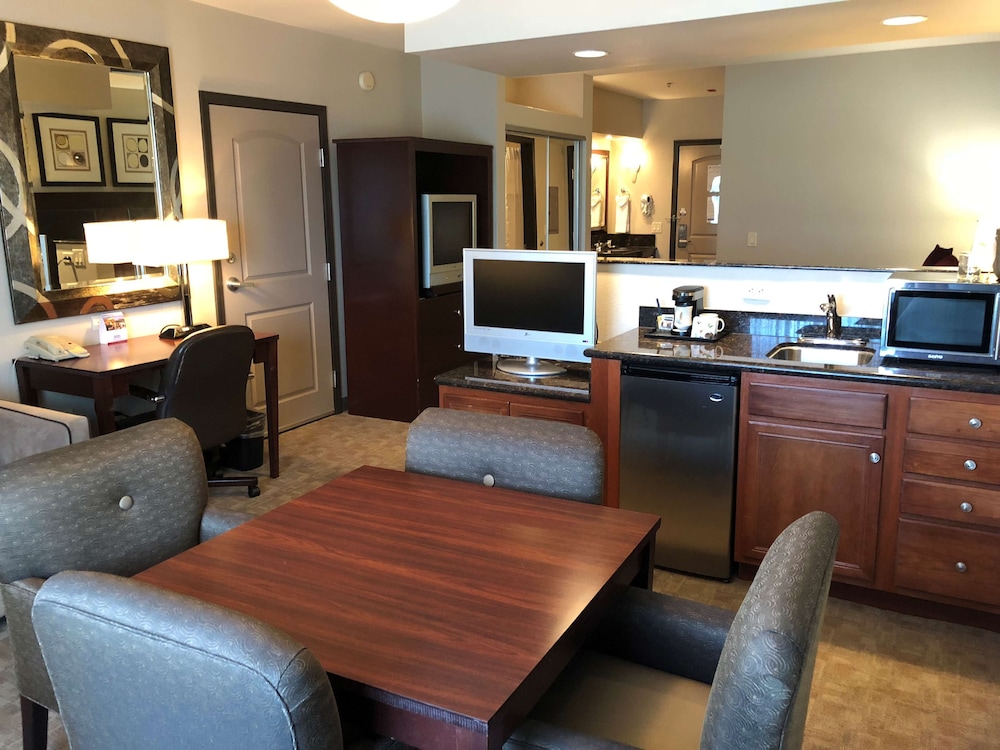 Junior Suite, 1 King Bed - Photo 2