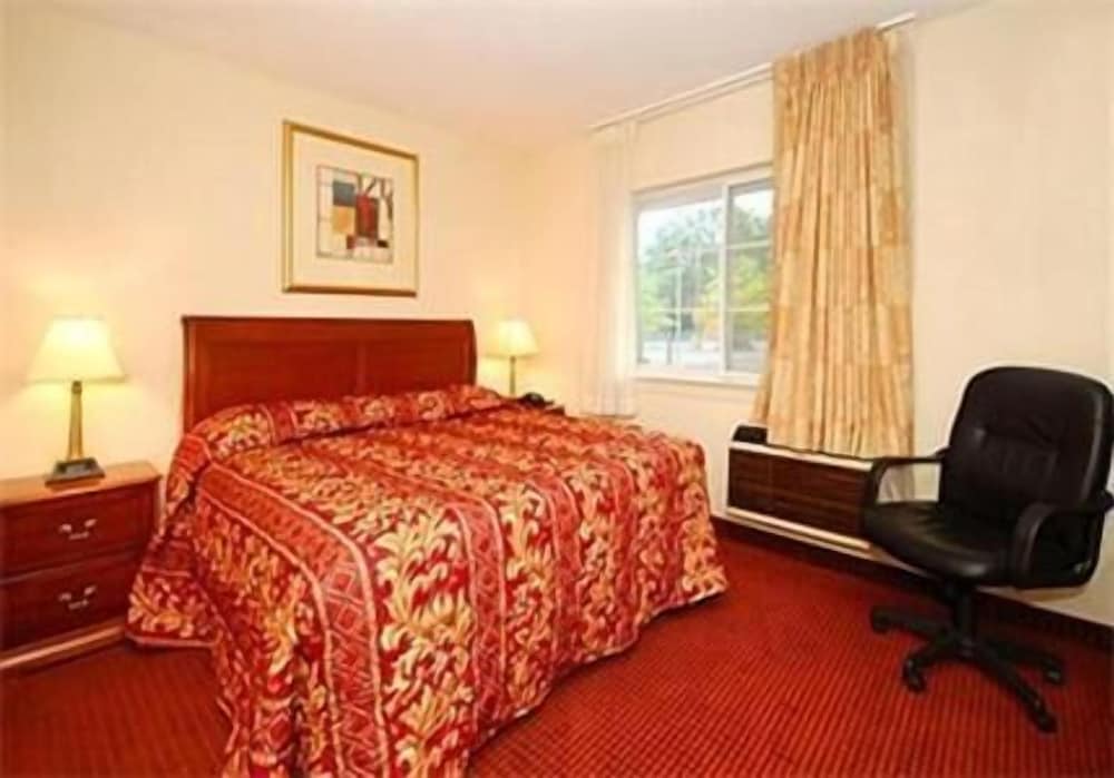 Romantic Single Room, 1 King Bed photo 3