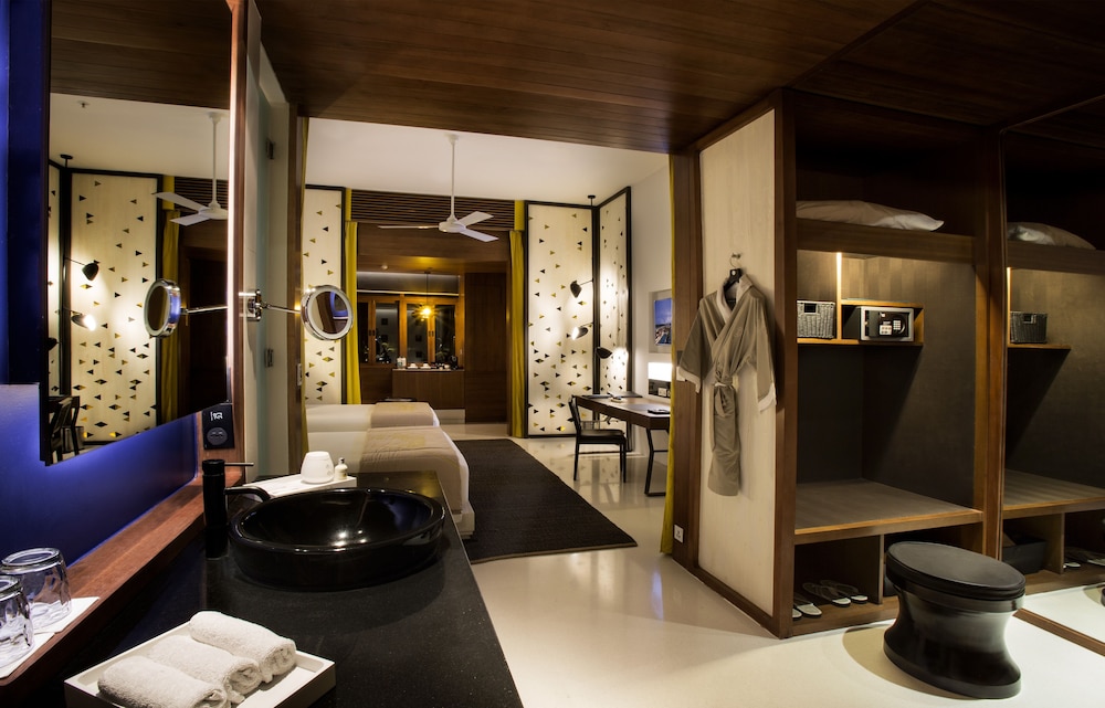Classic Room, 2 Twin Beds, Accessible, Club Lounge Access photo 3