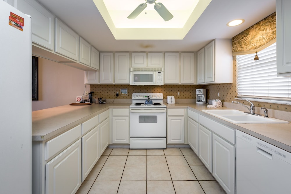 Condo, Multiple Beds, Balcony (#623-6 - No Pets) photo 3