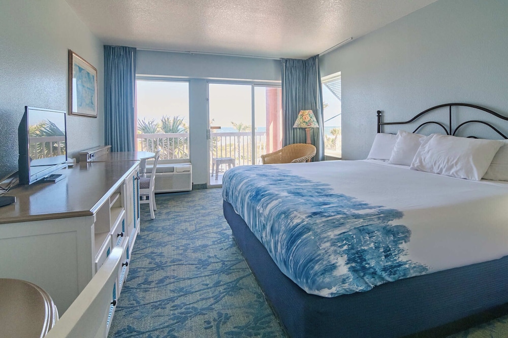 King Jacuzzi Unit - 3rd Floor - Photo 1