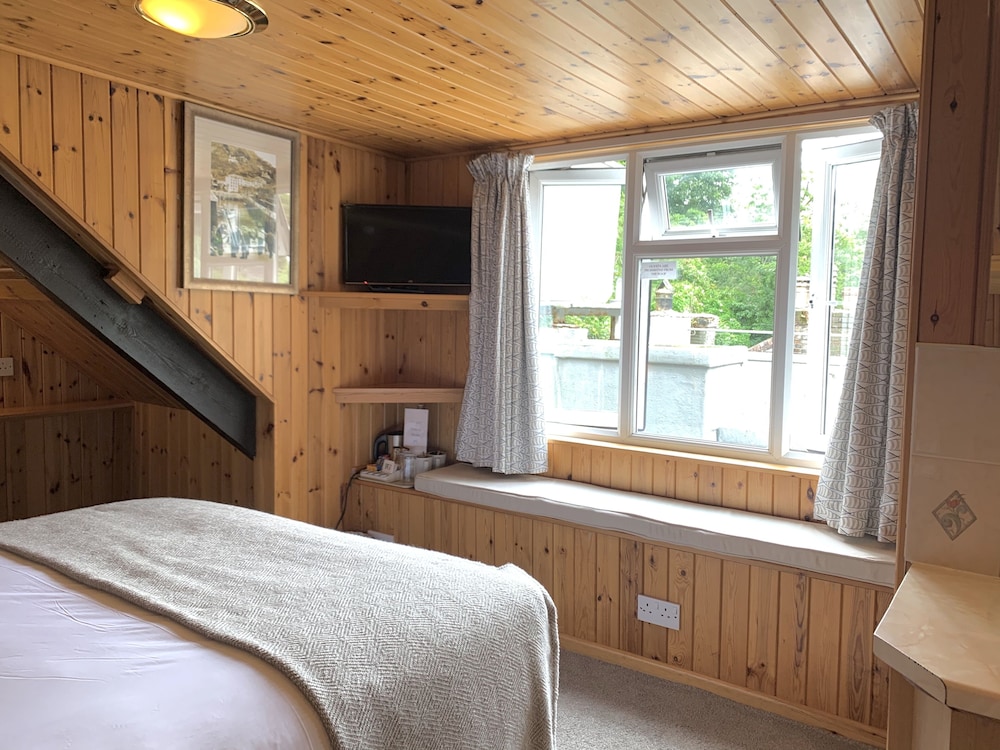 Double Room, 1 King Bed, Ensuite (Not dog friendly), photo 6