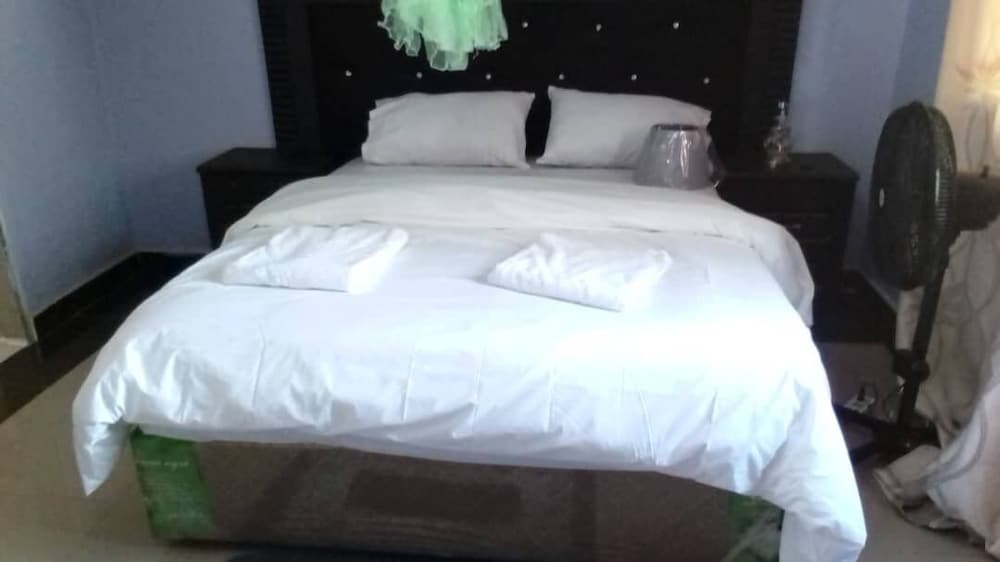Basic Double Room Single Use, 1 Bedroom, Garden View photo 1