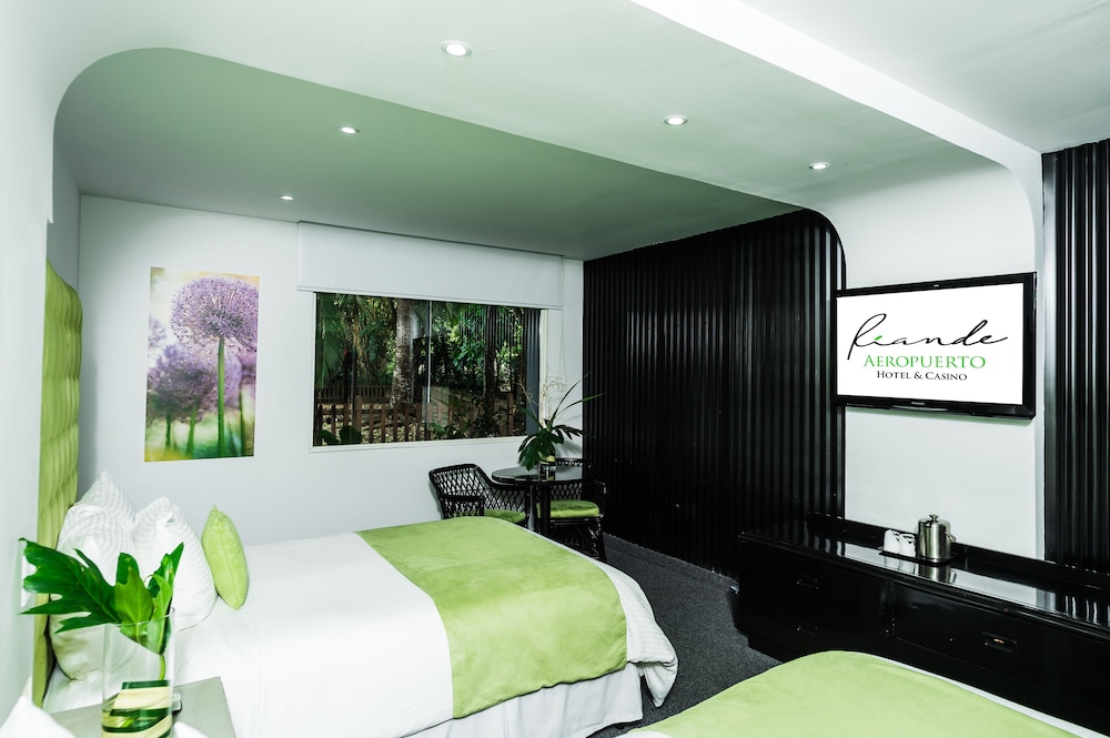 Room, 2 Double Beds, Pool Access, Pool View - Photo 6
