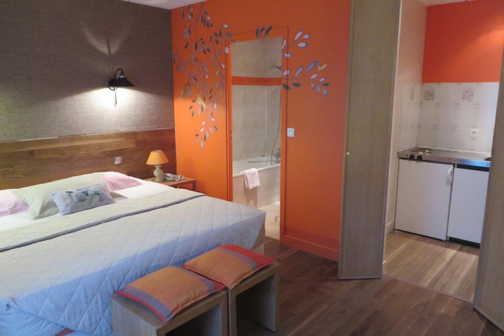 Comfort Double Room, 1 Queen Bed, Kitchenette photo 2