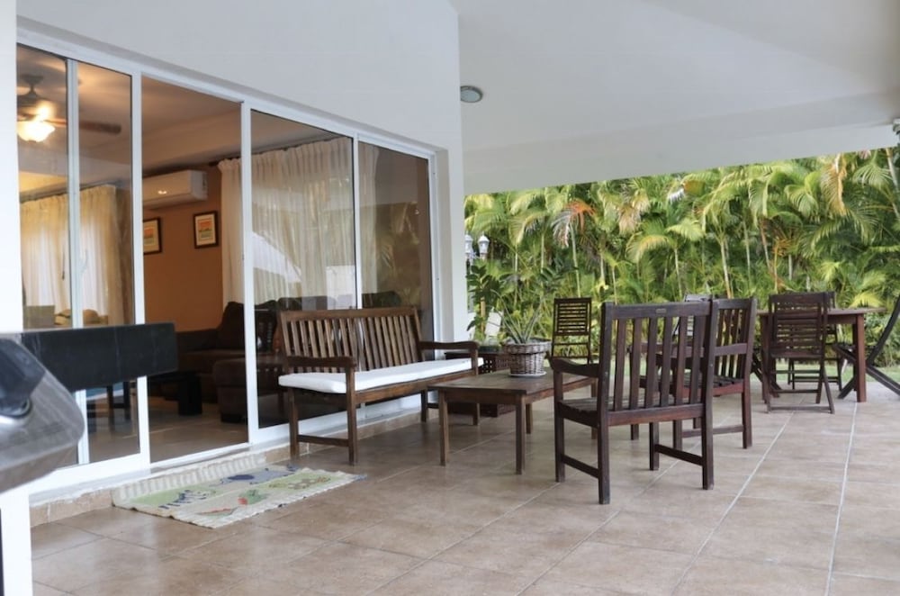 Traditional Villa, 5 Bedrooms, Accessible, Private Pool photo 3