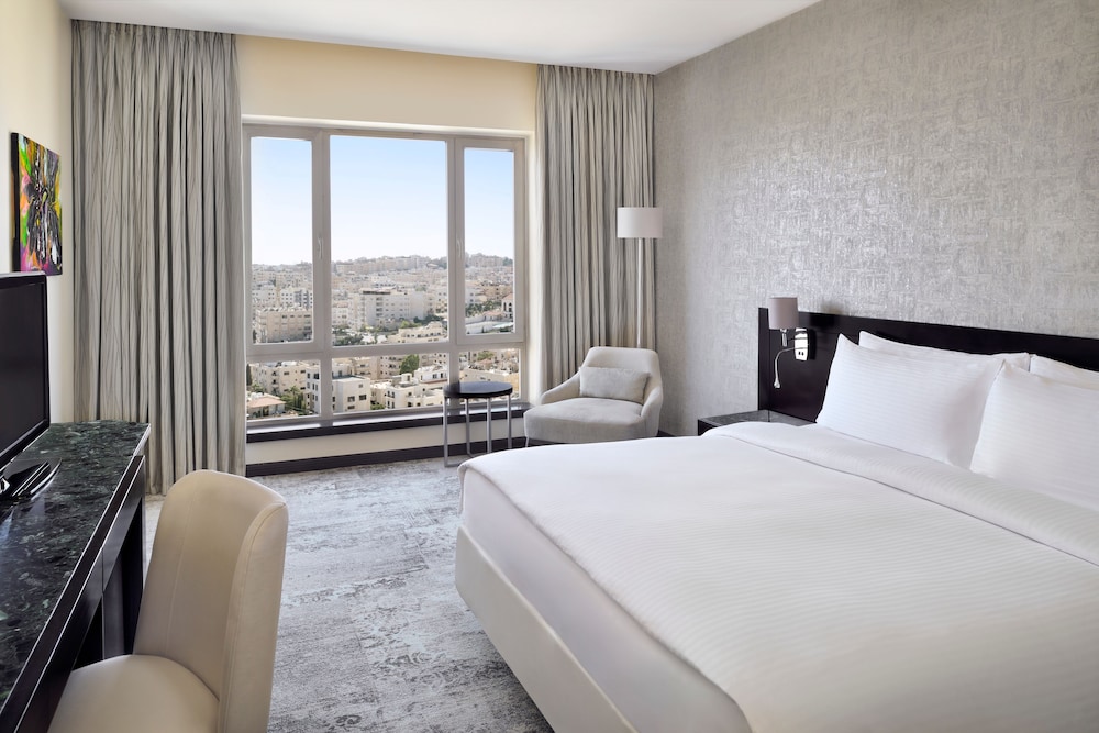 Suite, 1 King Bed photo 1