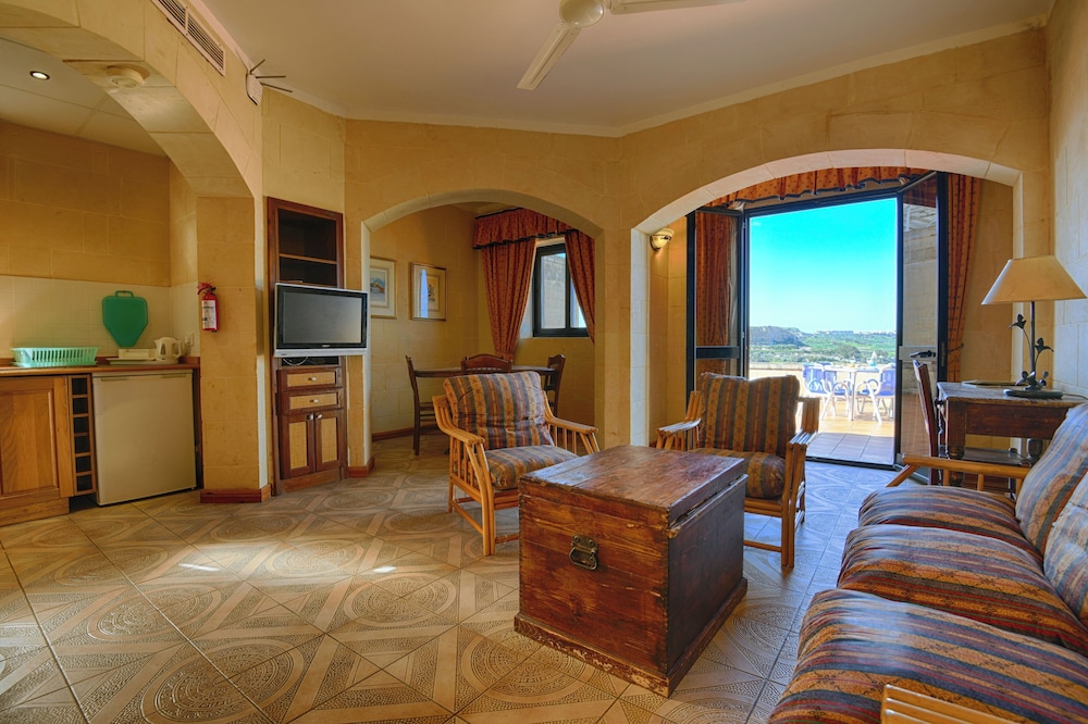 Quadruple Room (Entire Apartment with View) photo 2